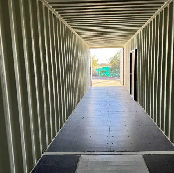 40ft shipping container with man door - Image 4