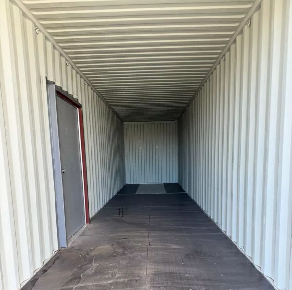 40ft shipping container with man door - Image 7
